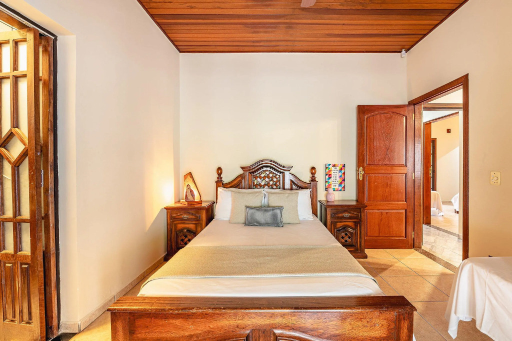 Refúgio e diversão para FAMÍLIAS a 60 min de SP - Piscina, Churrasqueira, wifi 300Mbps - PETFRIENDLY
