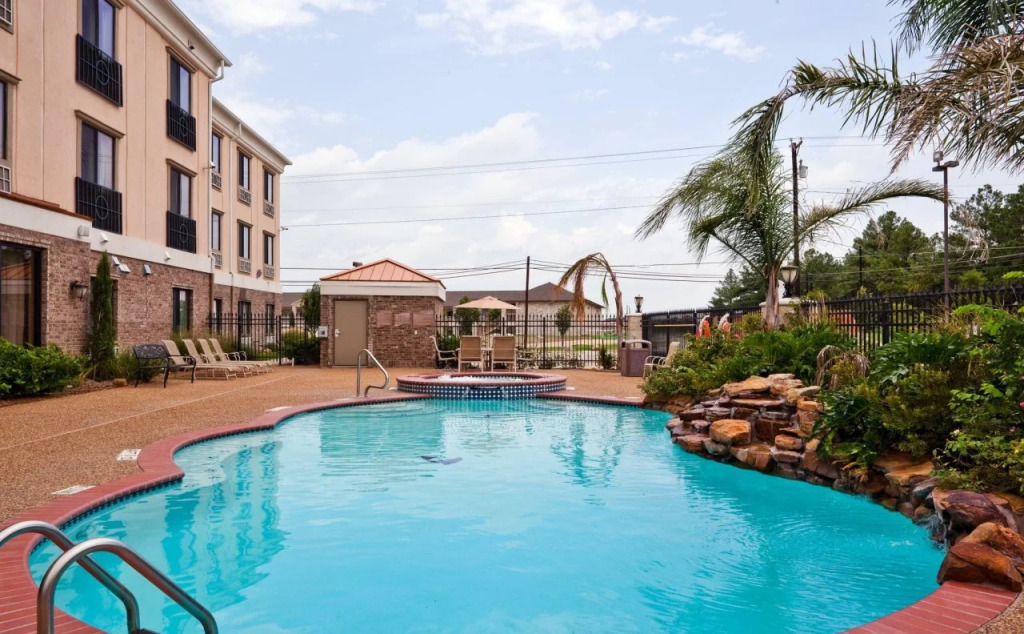 Holiday Inn Express Hotel and Suites Fairfield-North by IHG