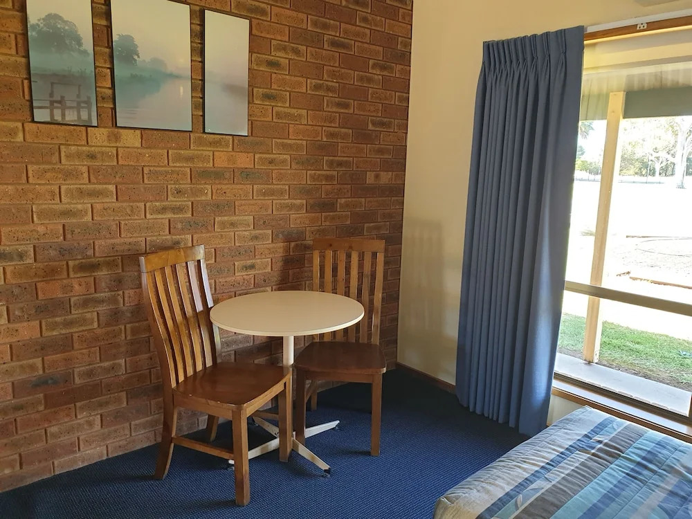 The Finley Palm Motor Inn