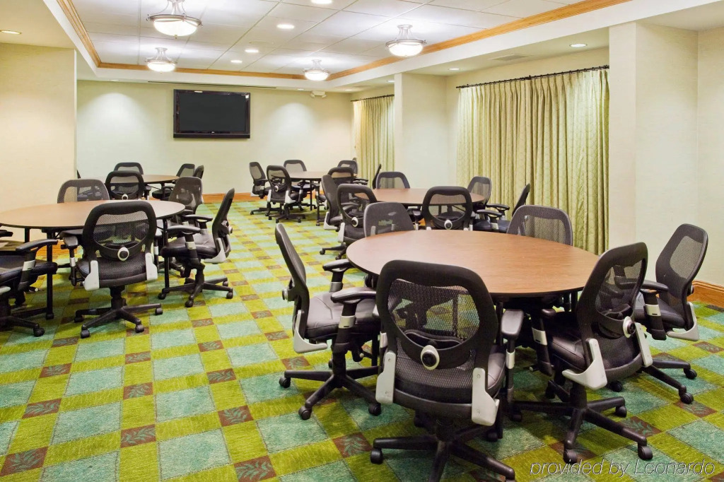 Holiday Inn Express Hotel & Suites Atlanta Buckhead by IHG