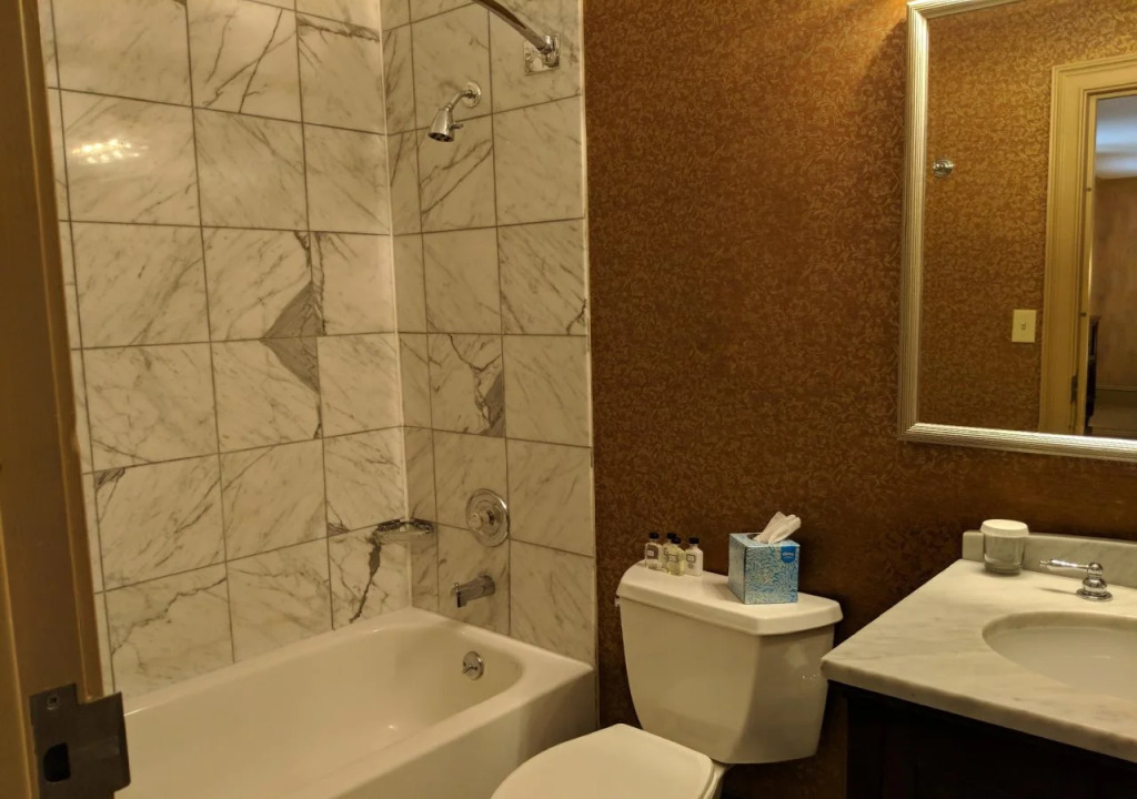 Dunhill Hotel