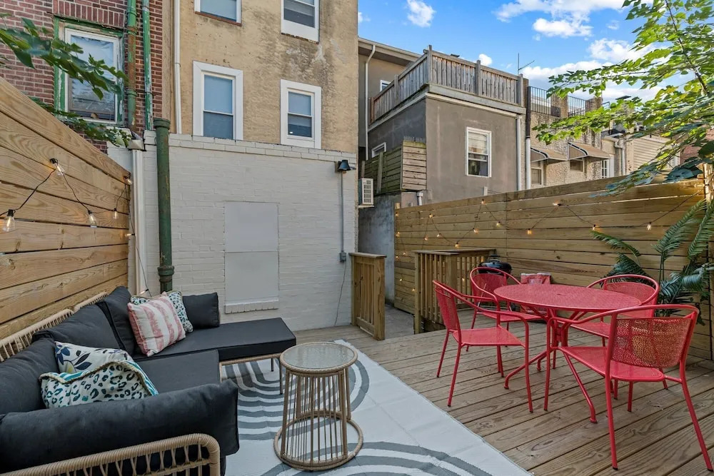 Passyunk Square Spacious 1BR - Huge Deck