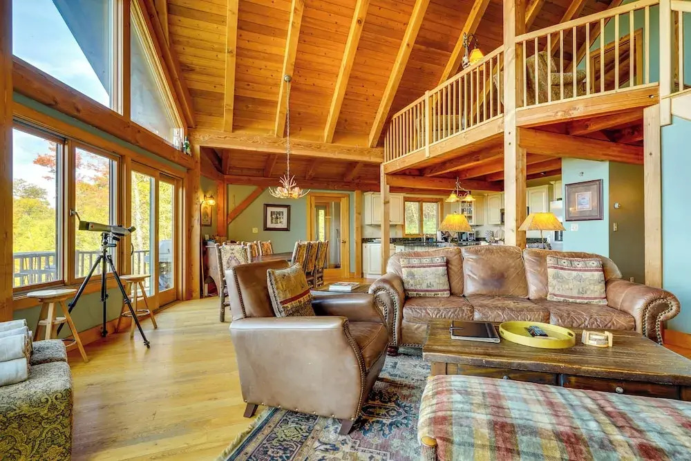 4 Mi to Stratton! Group Getaway w/ Deck & Views