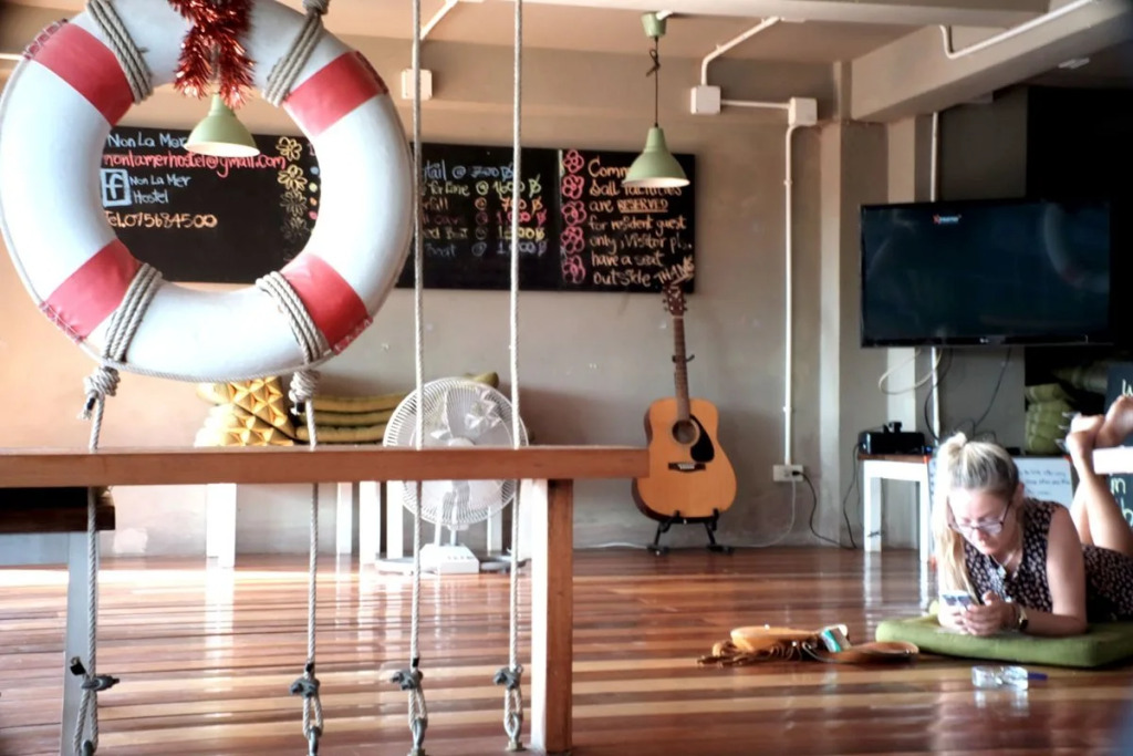 Non La Mer Hostel - Bed & Yoga