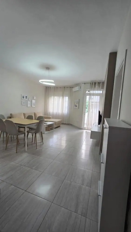 Tirent Apartment - Komuna e Parisit 3