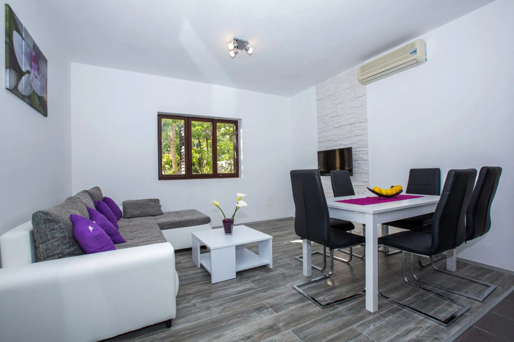 Apartments Villa Roza