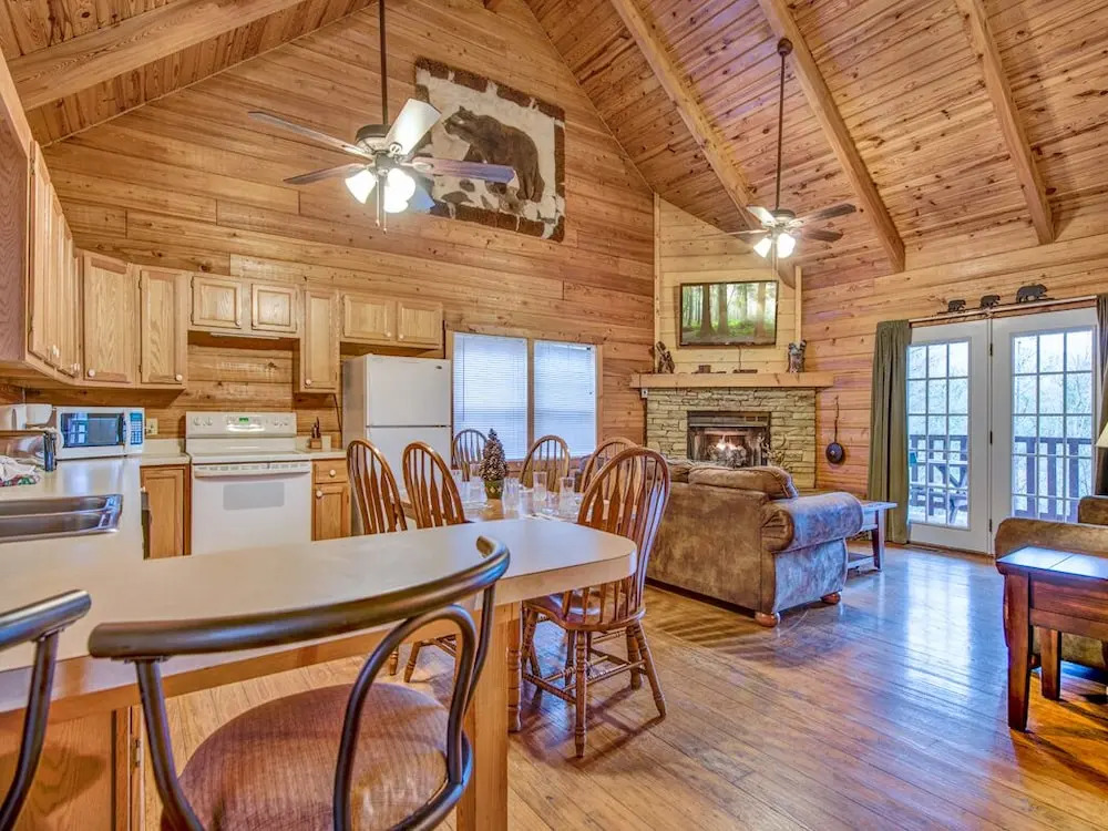 Mountain Top View, 4 Bedrooms, Sleeps 10, Arcade, Hot Tub, Air Hockey