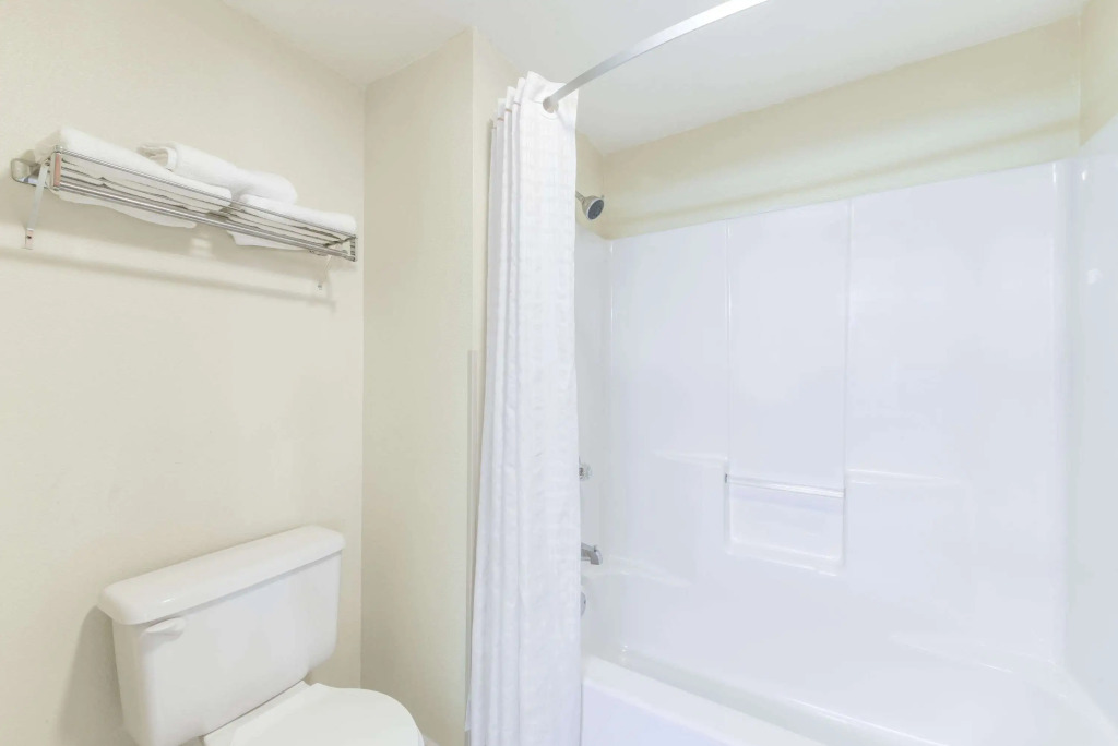 Super 8 by Wyndham Burleson Fort Worth Area