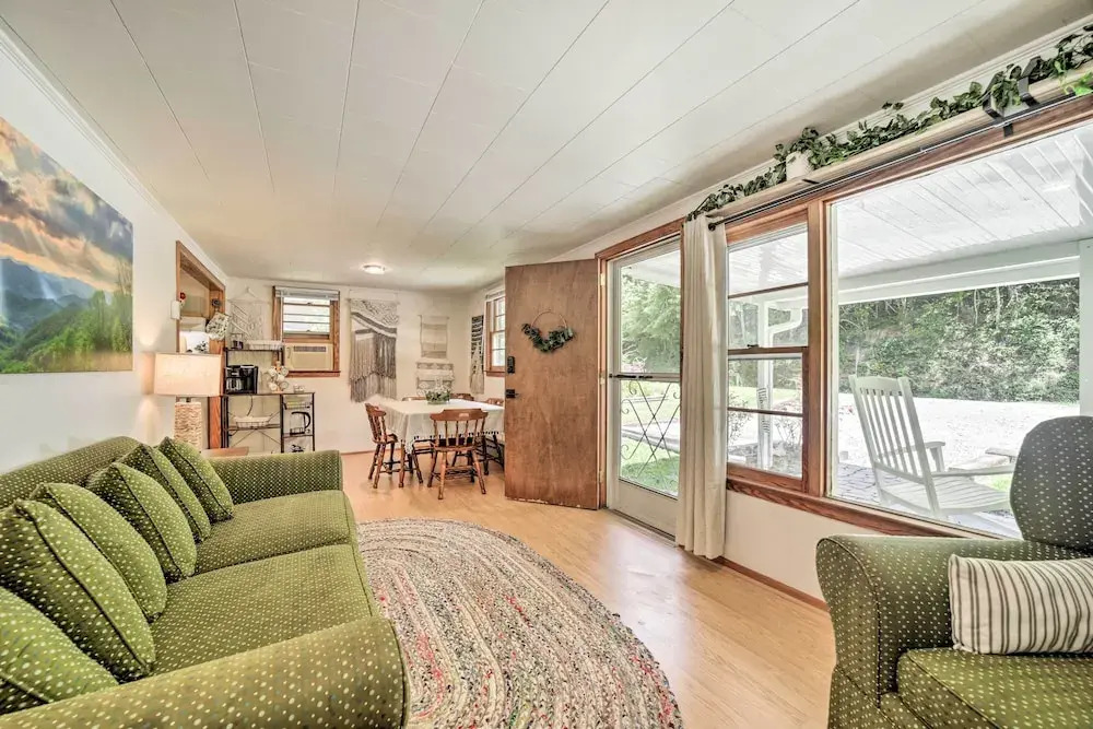 Cozy Franklin Cottage w/ Waterfront Views!