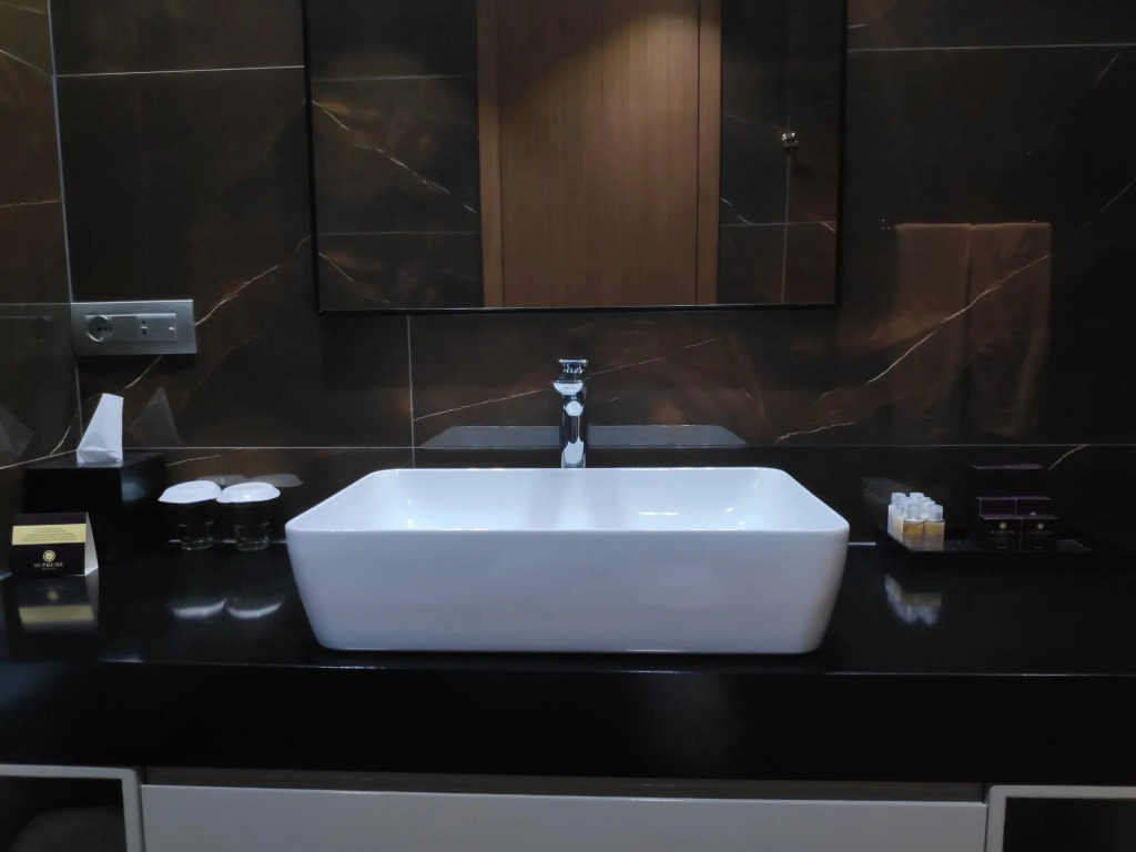 Supreme Hotel