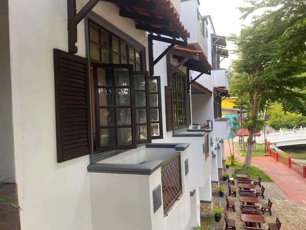 Capital O 91179 Geopark Village Boutique Hotel