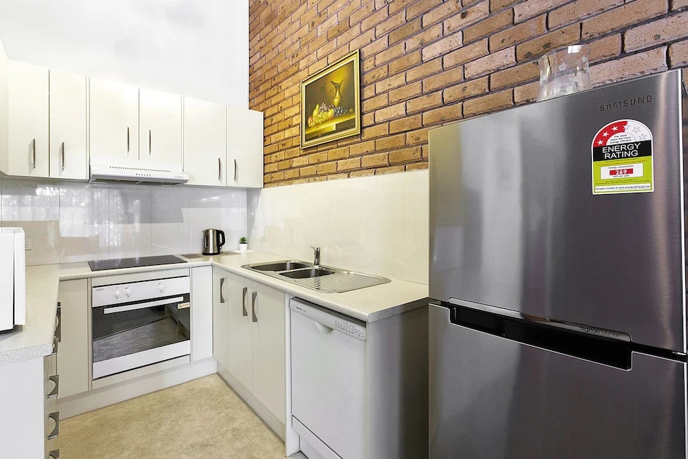 Macadamia Court, 2/8 Government Road