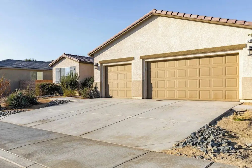 Luxe Indio Stay w/ Pool, Tiki Bar & Fire Pit Near Coachella Longfellow