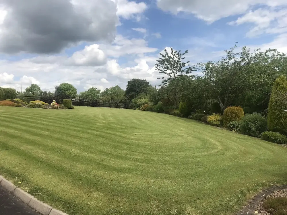 Dungannon 2 Bed Bungalow - Sleeps 5 - Pet Friendly