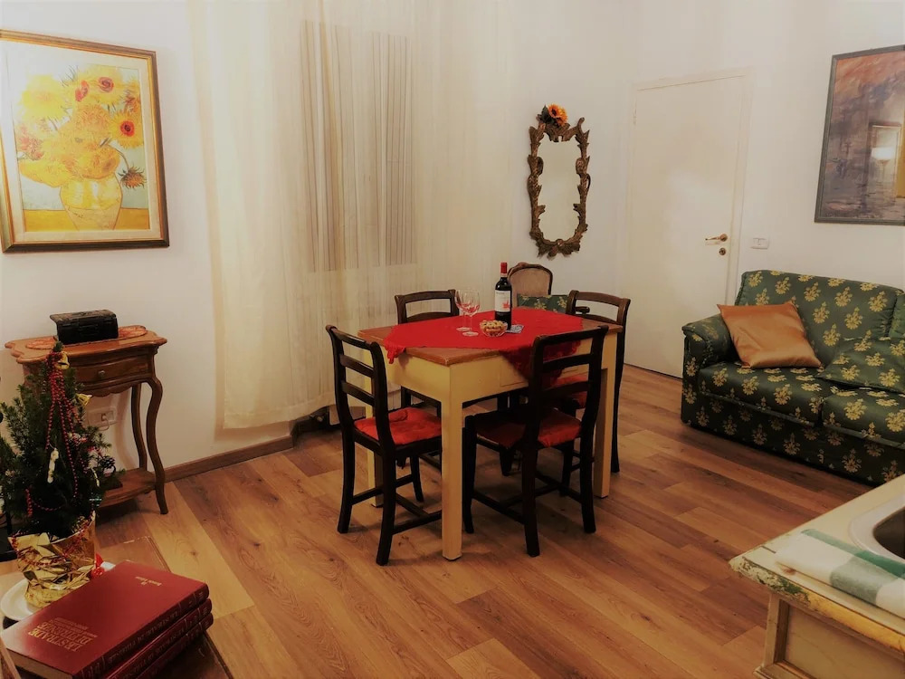 Golden Authentic Florentine Gem, Perfect Location