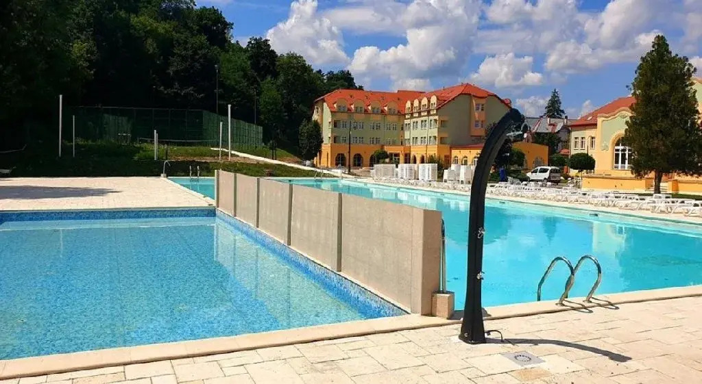 Complex Jasmine Ocna Sibiului  Hotel Helios