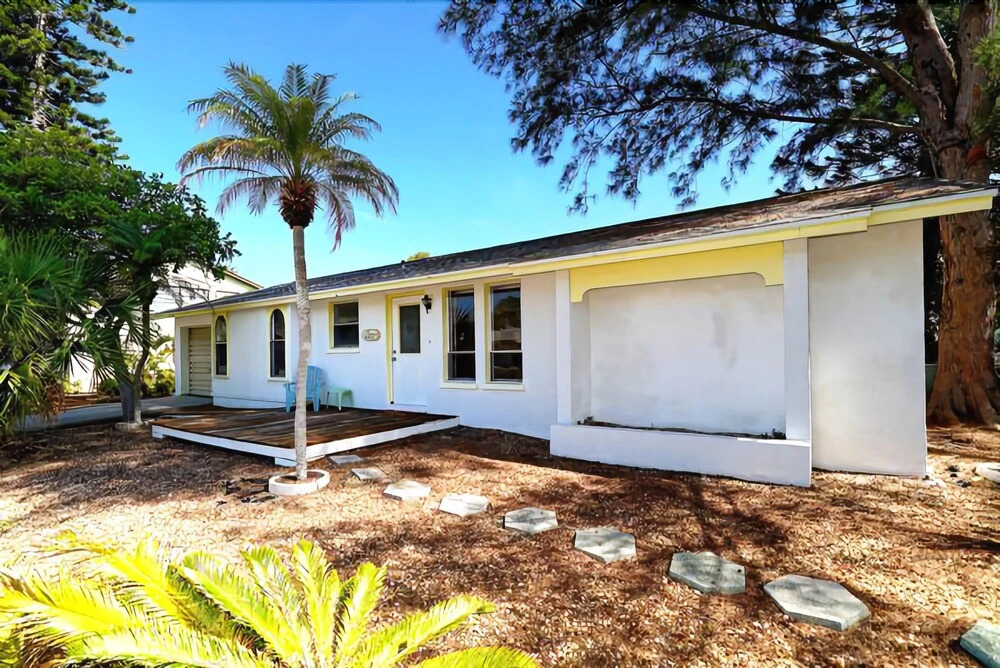 Gladiolus House 2 Bedrooms 2 Bathrooms Home
