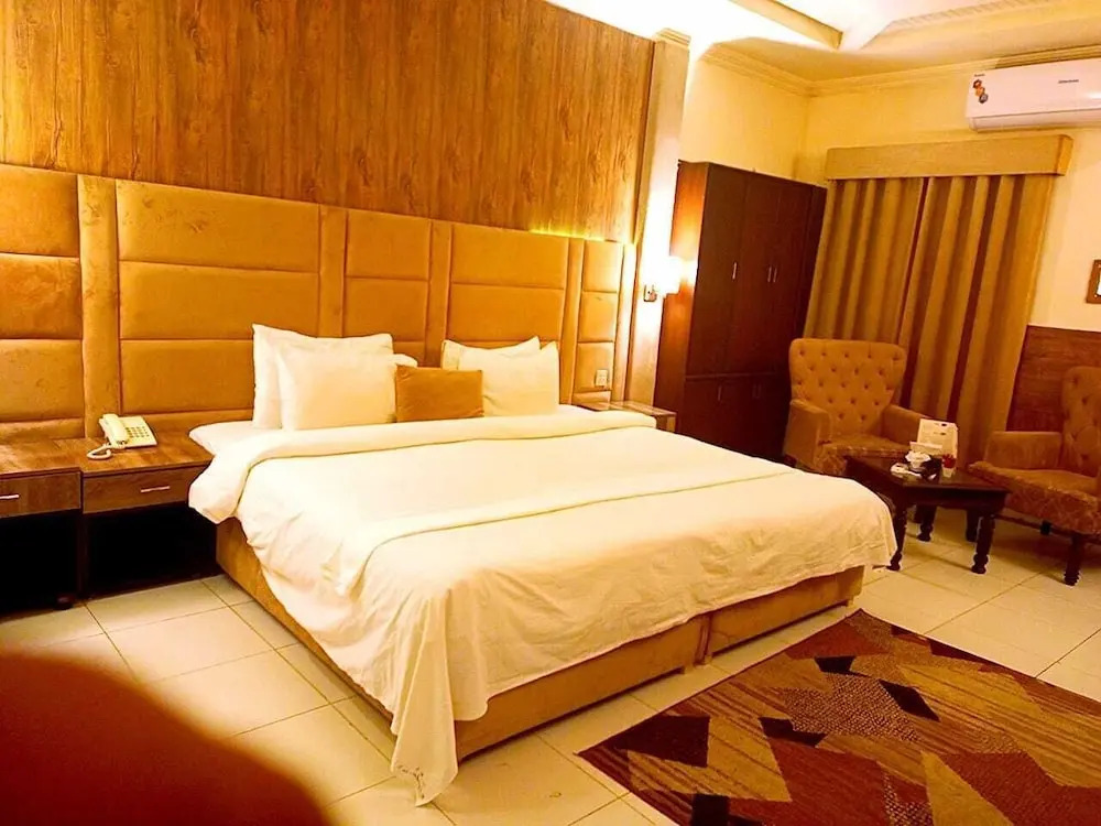 Signature Residence