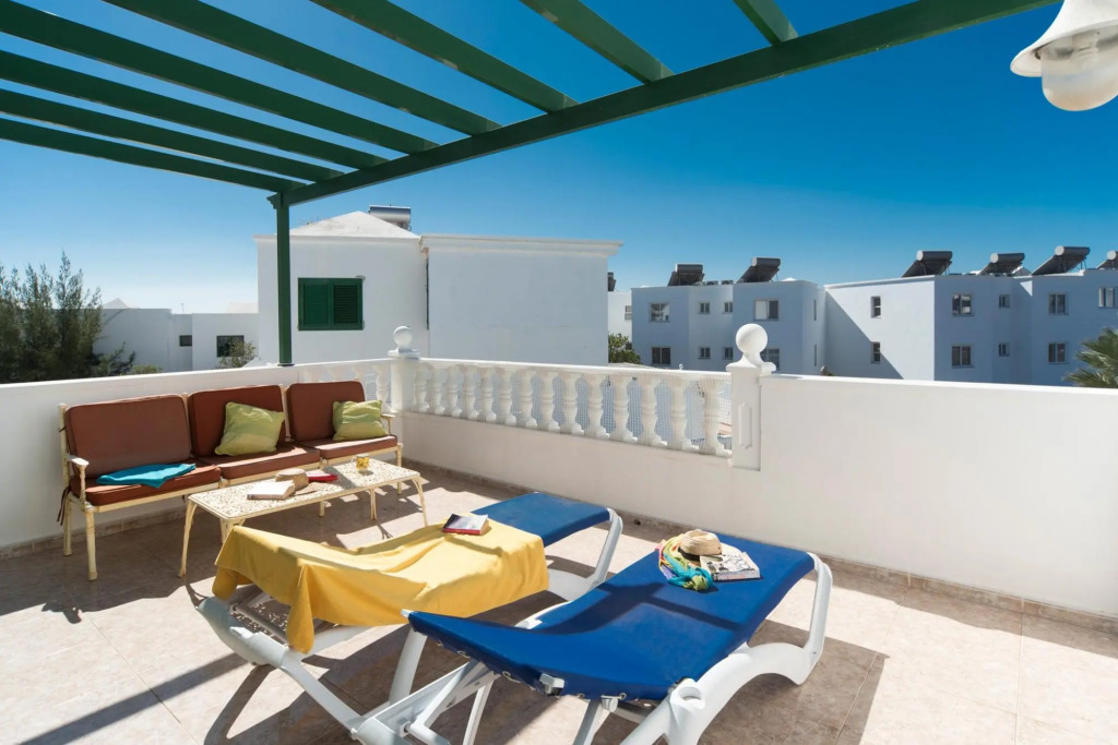 Villa Alegranza Heated Private Pool Walk to Beach A C Wifi Car Not Required - 2369