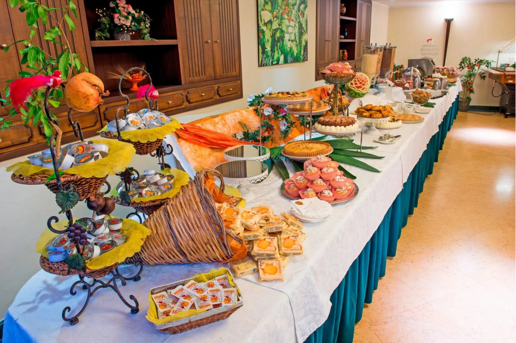 Artemis Hotel