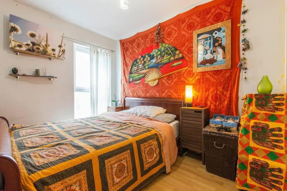 Amazing Riverside Boheme Home in SW London!