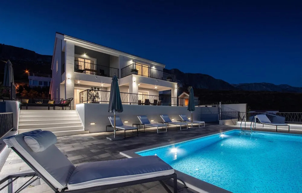 Amazing Home In Kucine