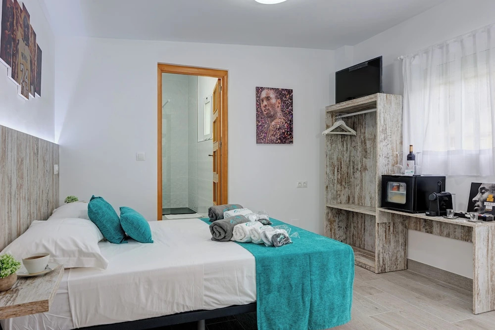 Villa Isabel By Seric, 15 walking to the beach