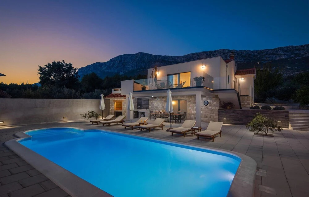 Gorgeous Home In Kastel Sucurac