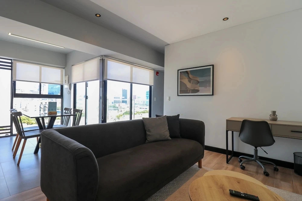 w Sunlit 1BR in the Heart of San Isidro