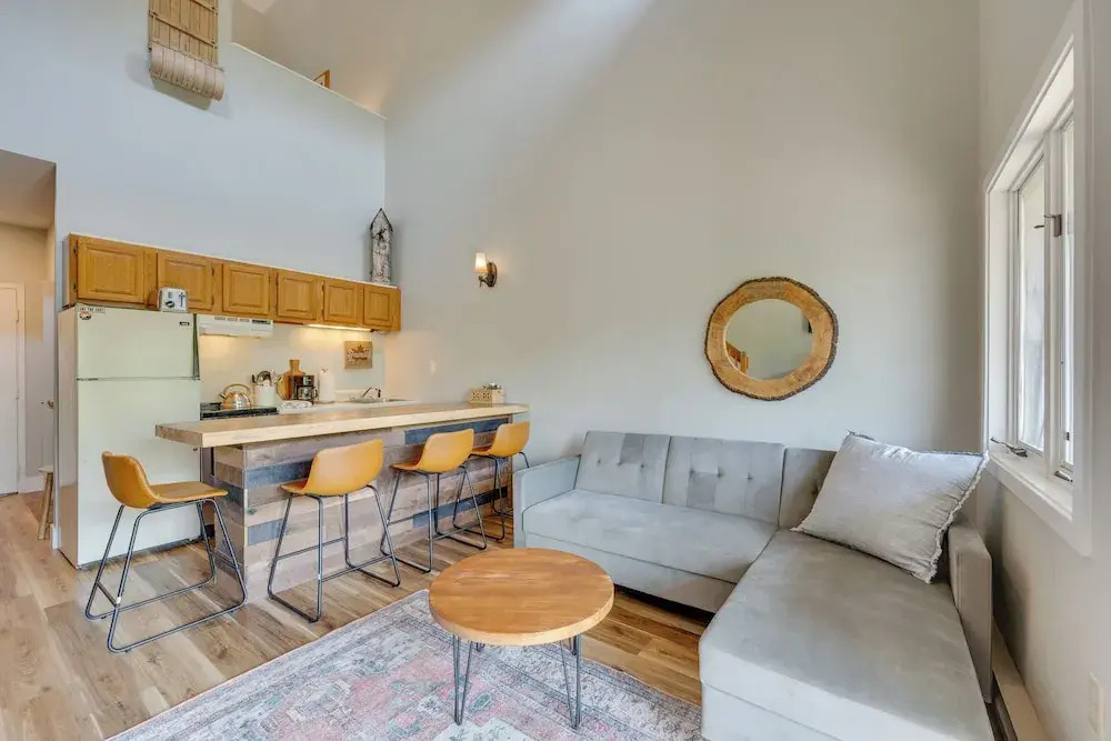 Lincoln Condo w/ Resort Amenities & Mountain Views