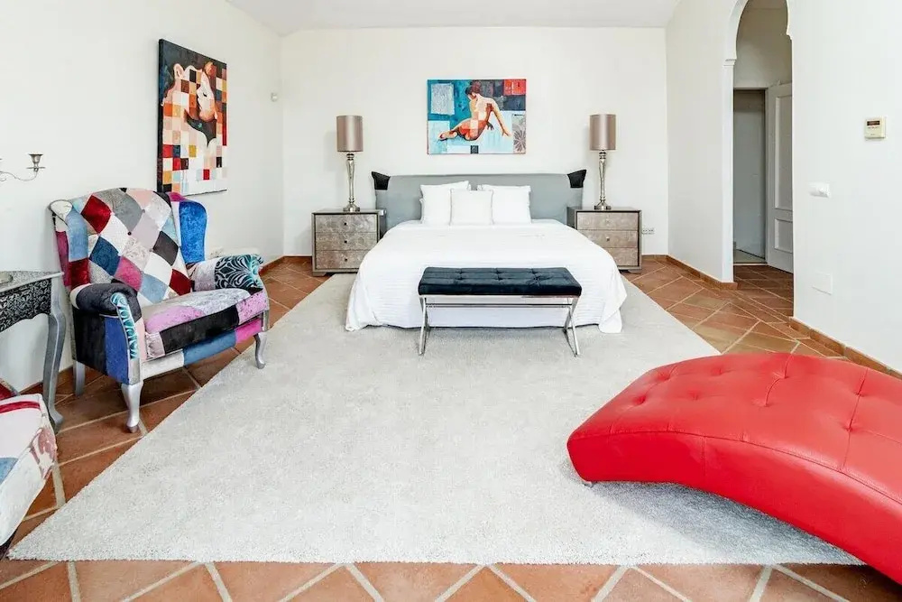 Lap- 3 bed Apartment on the Beach. Families Only
