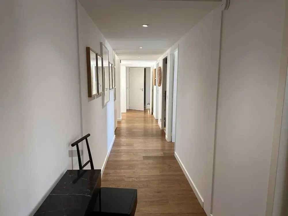 3 Bed Penthouse With Terrace Close to Beach- 2200