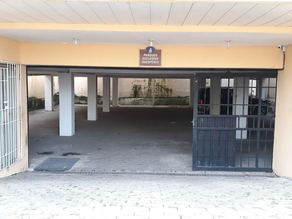 Ruben's Hotel