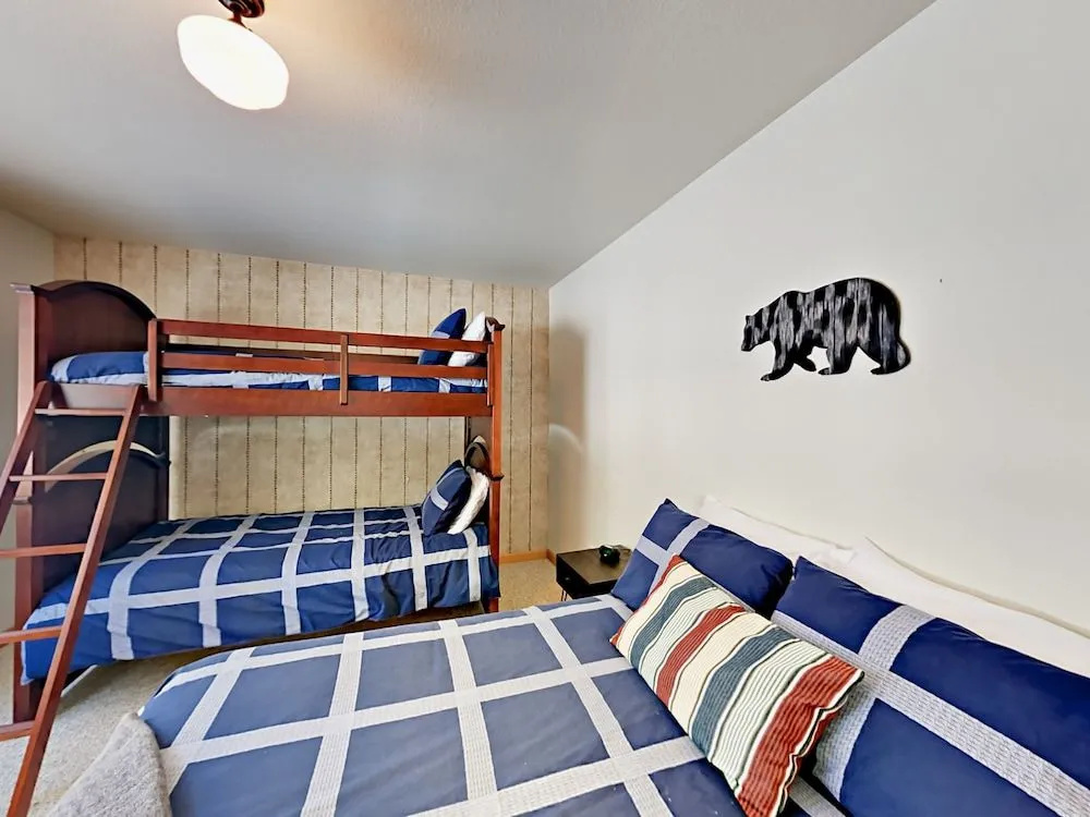 1212 Gold Dust Trail Home 3 Bedrooms 3 Bathrooms Home