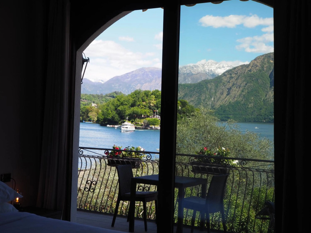 Lizas Suites - Rooms with a View
