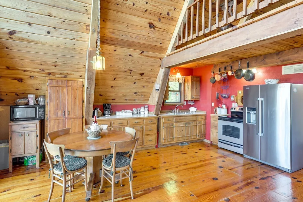 Lakefront Sunrise Beach Cabin w/ Private Dock!