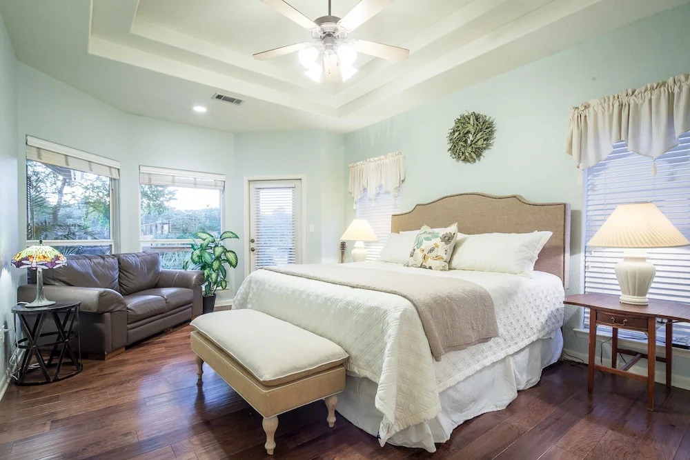 Serenity Shores House 3 Bedrooms 2.5 Bathrooms Home