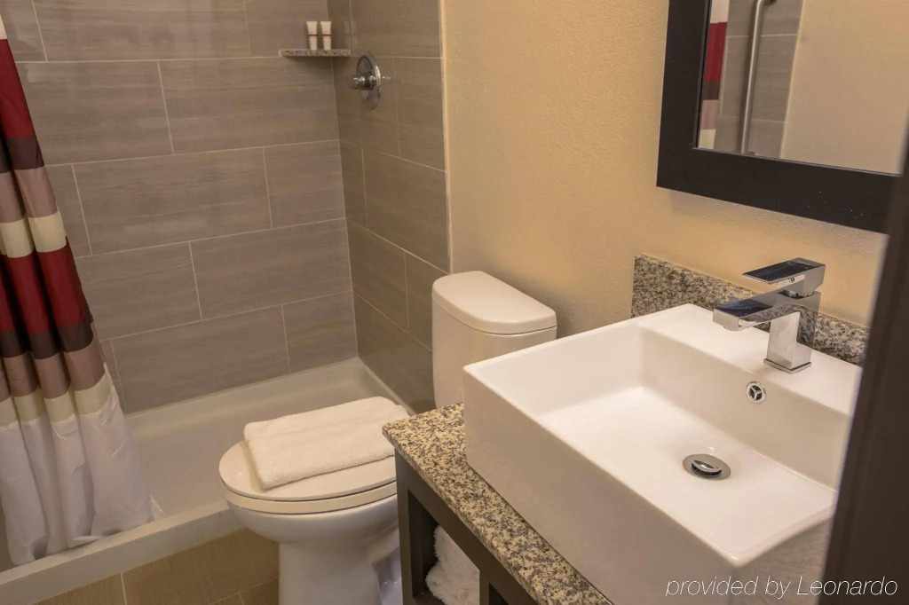 Red Roof Inn PLUS+ Huntsville