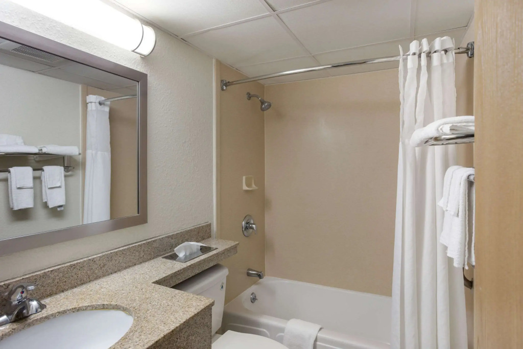 Quality Inn Albany Colonie