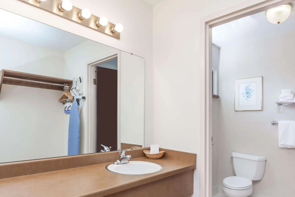 Days Inn & Suites by Wyndham Sunnyvale