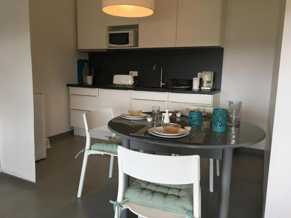 Gite-Grand studio contemporain proche Toulouse dans domaine Equestre