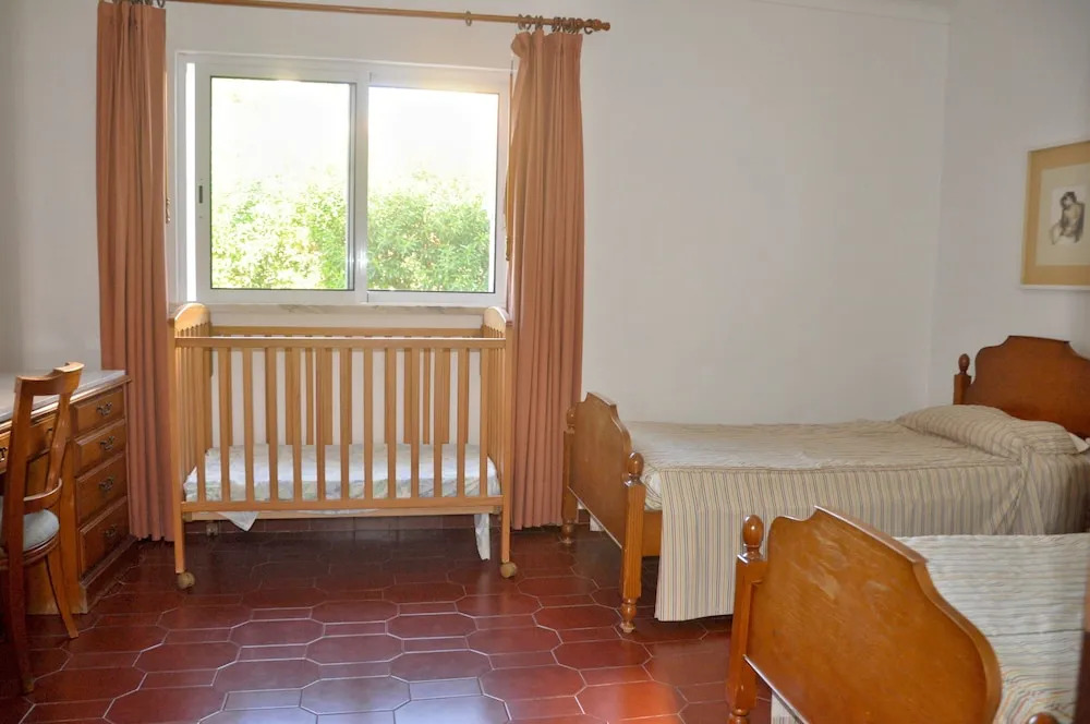 Stylish and well-equipped, private pool, close to amenities, free AC and Wifi
