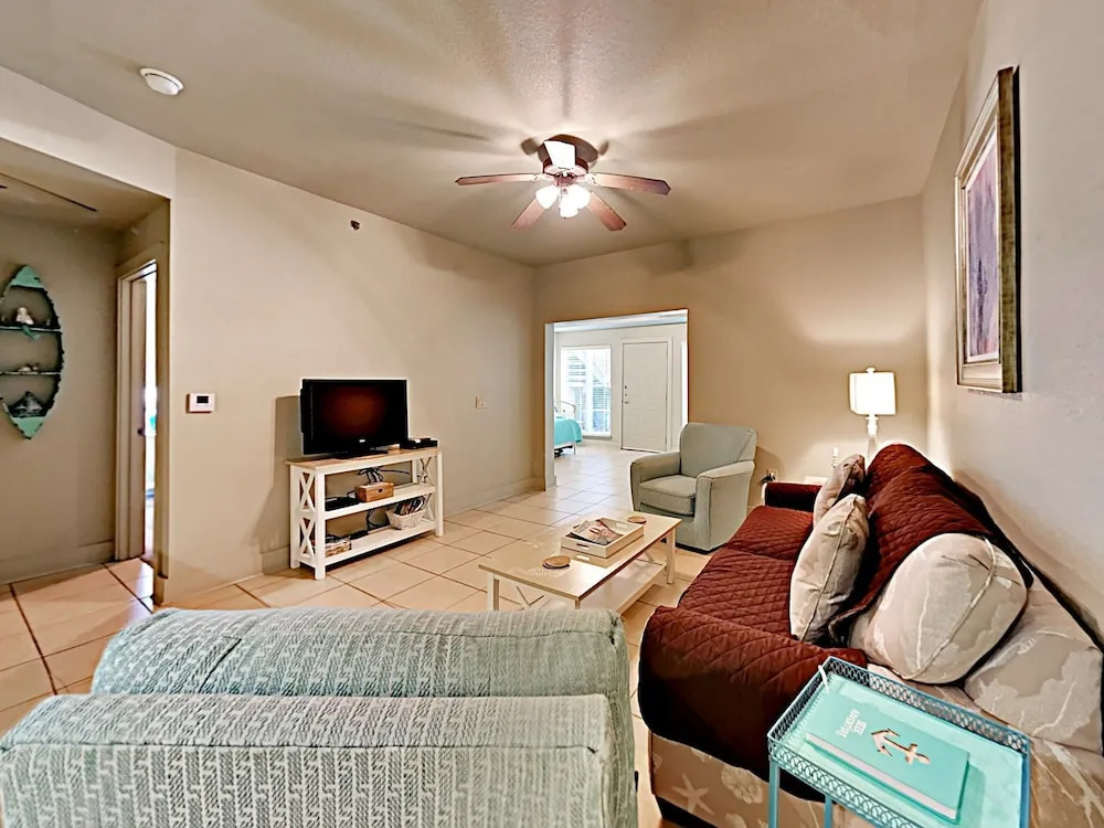20050 East Oak Rd Condo Unit 1108