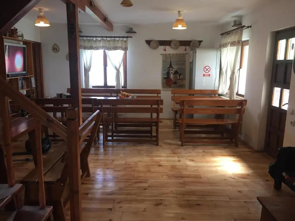 Bran Nori Albi Vila si Cabana