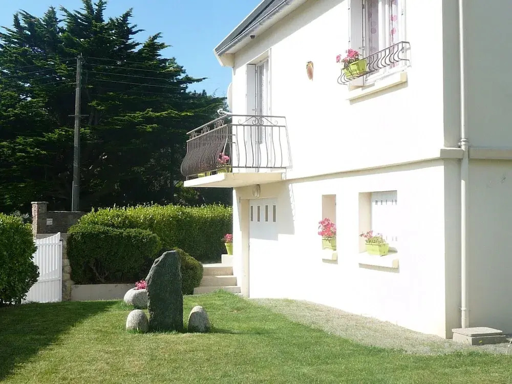 Apartment in Ploudalmezeau Near Treompan Beach