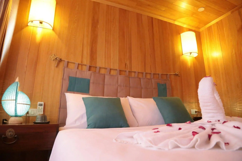 Secret Halong Cruise