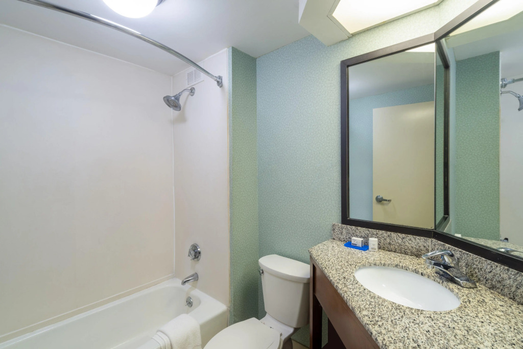 Holiday Inn Express Forsyth by IHG