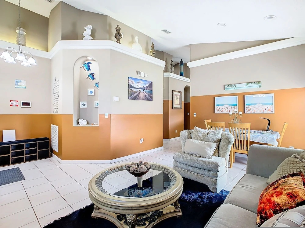 Screened pool, spa & game room Near Disney