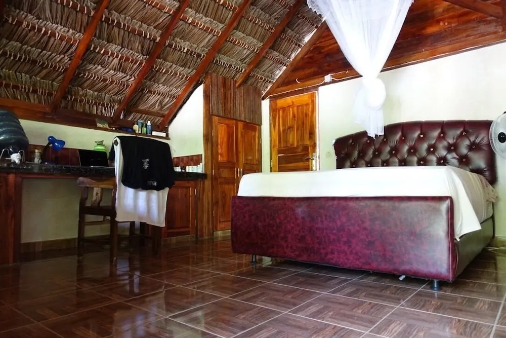 Rote Surf Resort - Lualemba Bungalows