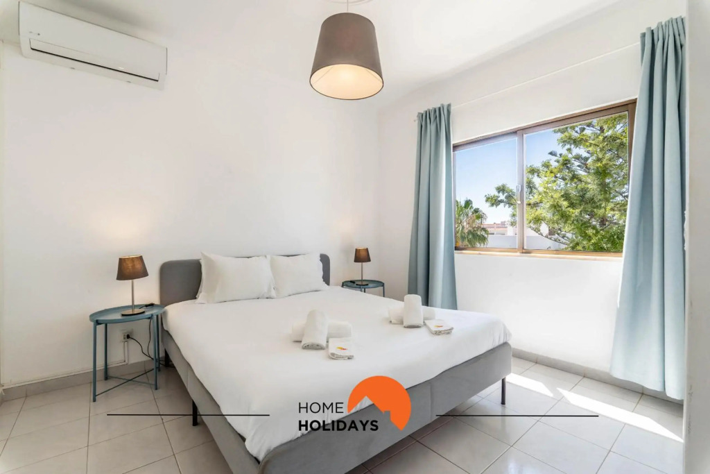 #072 Fantastic and Typical House with Pool and 3m Beach